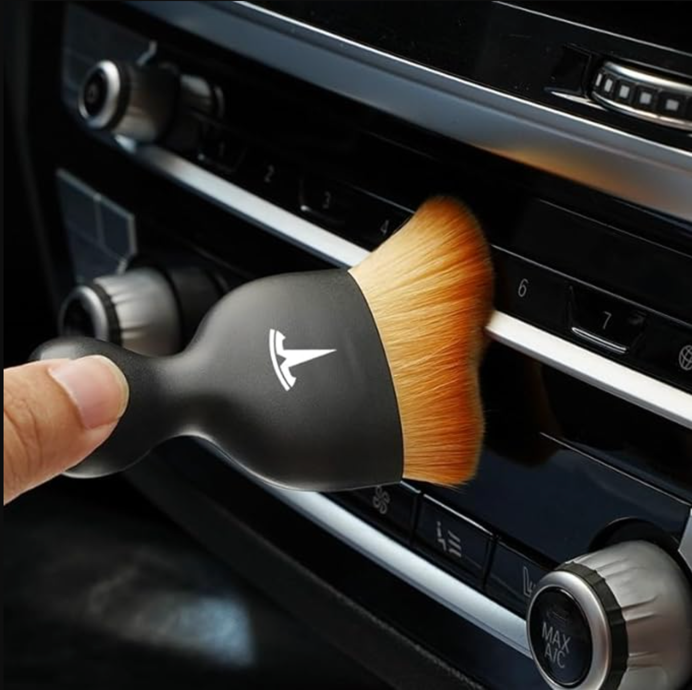 Soft Bristle Car Interior Cleaning Brush for Tesla Model 3/S/X/Y – Compact and Versatile Tool